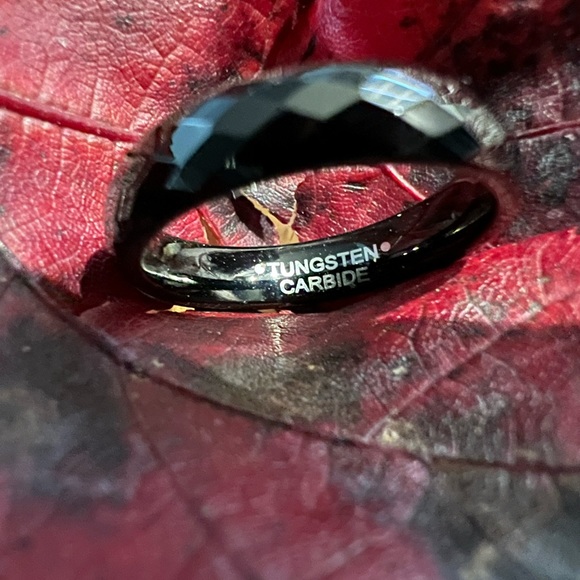 4MM BLACK DIAMOND FACETED TUNGSTEN CARBIDE RING - Picture 3 of 9